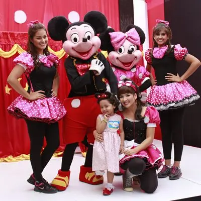 personajes de mickey mouse y minnie