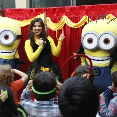 personajes del show de minions