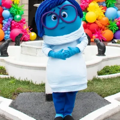 personaje de tristeza del show de intensamente