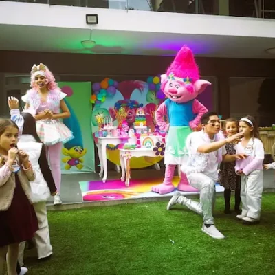 show de trolls en peru