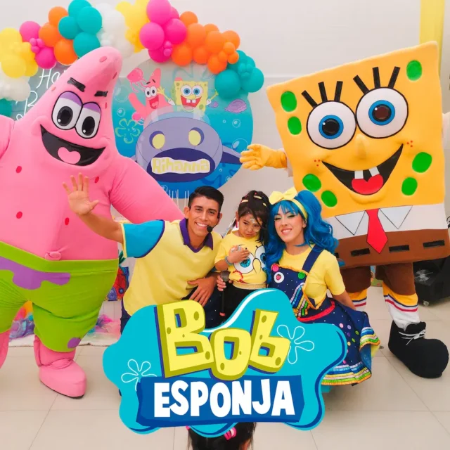 Fotografía del show de Bob Esponja con Patricio, personajes temáticos y animadores de Show Happy Kids