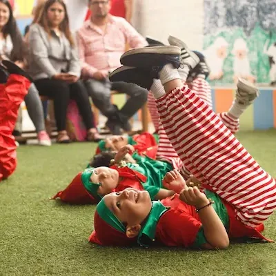 actividades y juegos en show navideño para niños