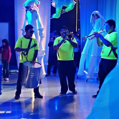 Por qué un show de batucada marca la diferencia en tu evento