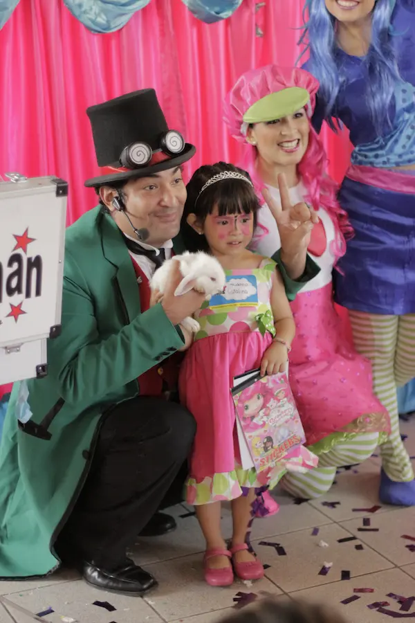 Diversión garantizada con magos para fiestas infantiles