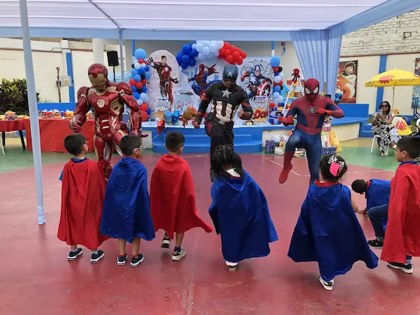 Así viven los niños su entrenamiento de superhéroes en Lima